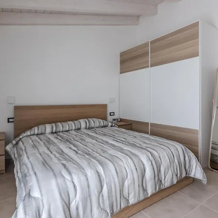 Guesthost - Pula Comfy Apartment W Private Parking *